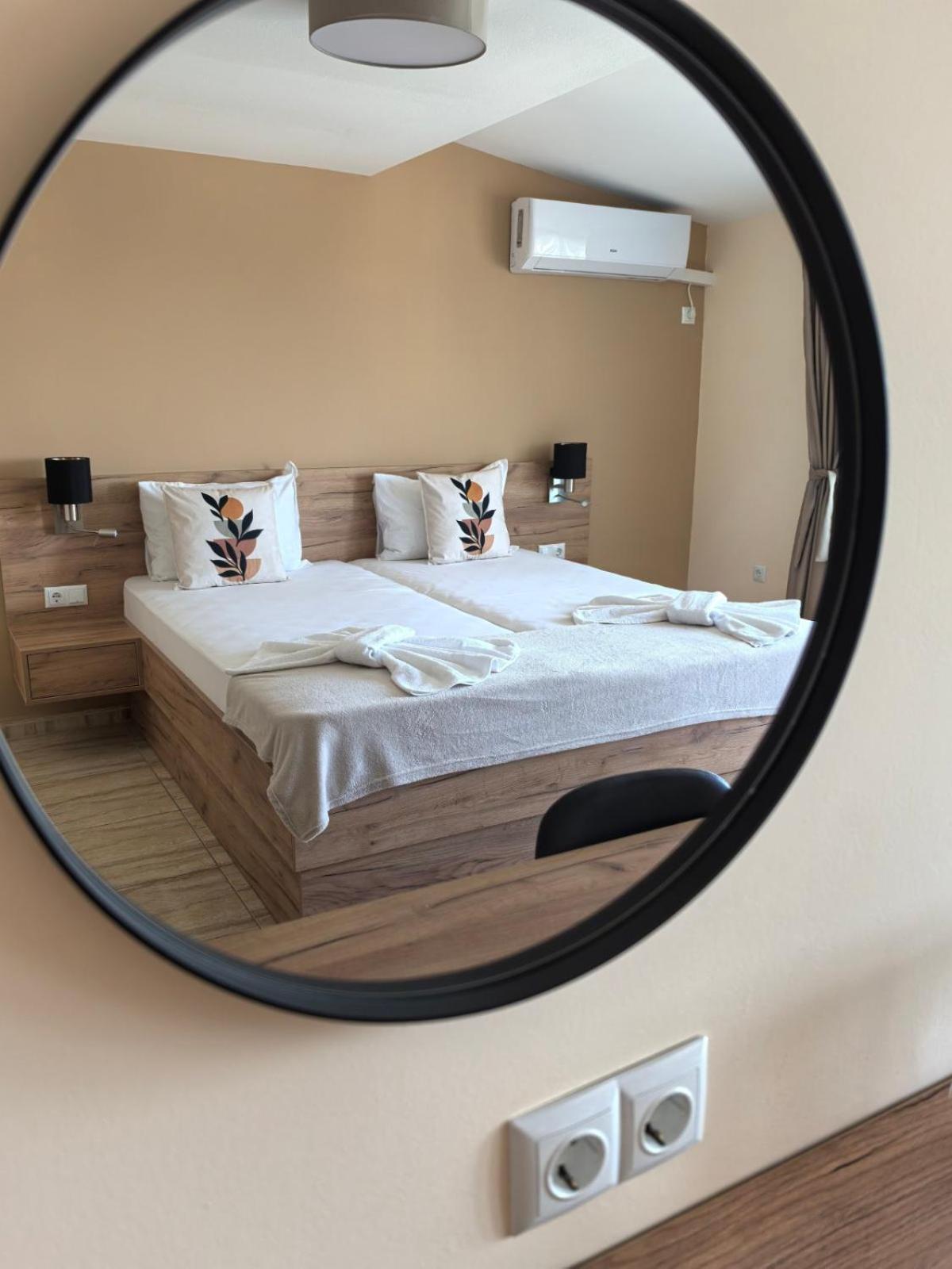 Family Hotel Alfa Vita Sozopol Bagian luar foto
