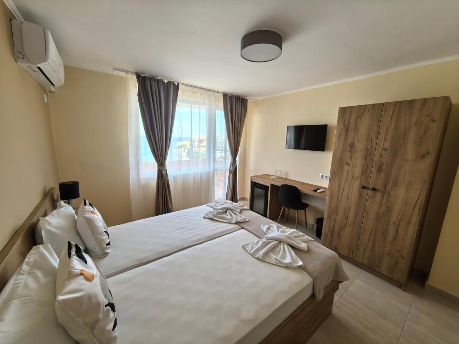 Family Hotel Alfa Vita Sozopol Bagian luar foto